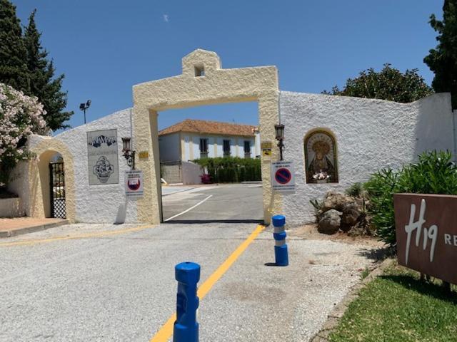 Golf & .apto 2 Bedroom Santa Maria Golf Apartemen *